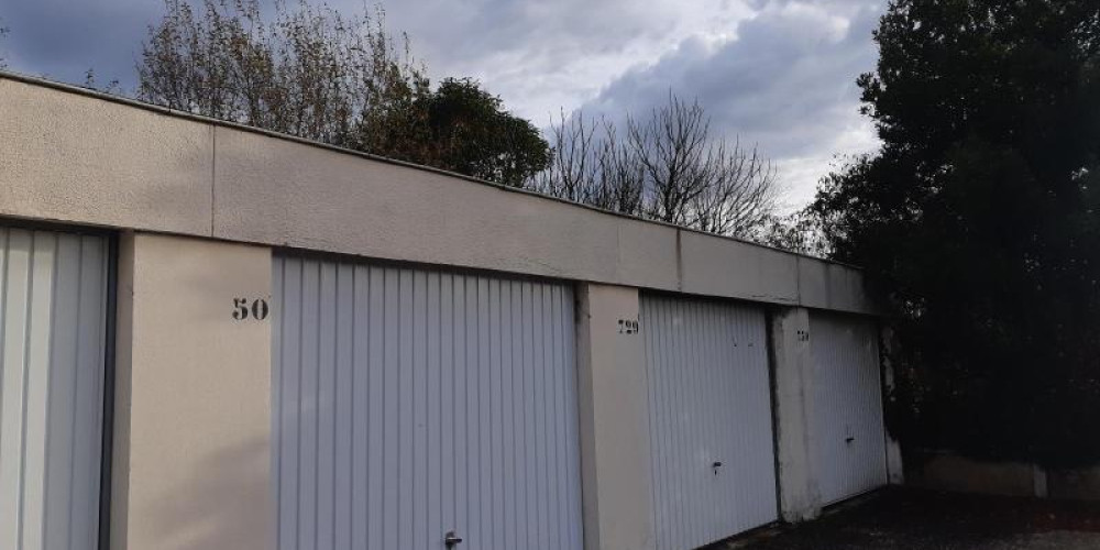 parking à LE BOUSCAT (33110)